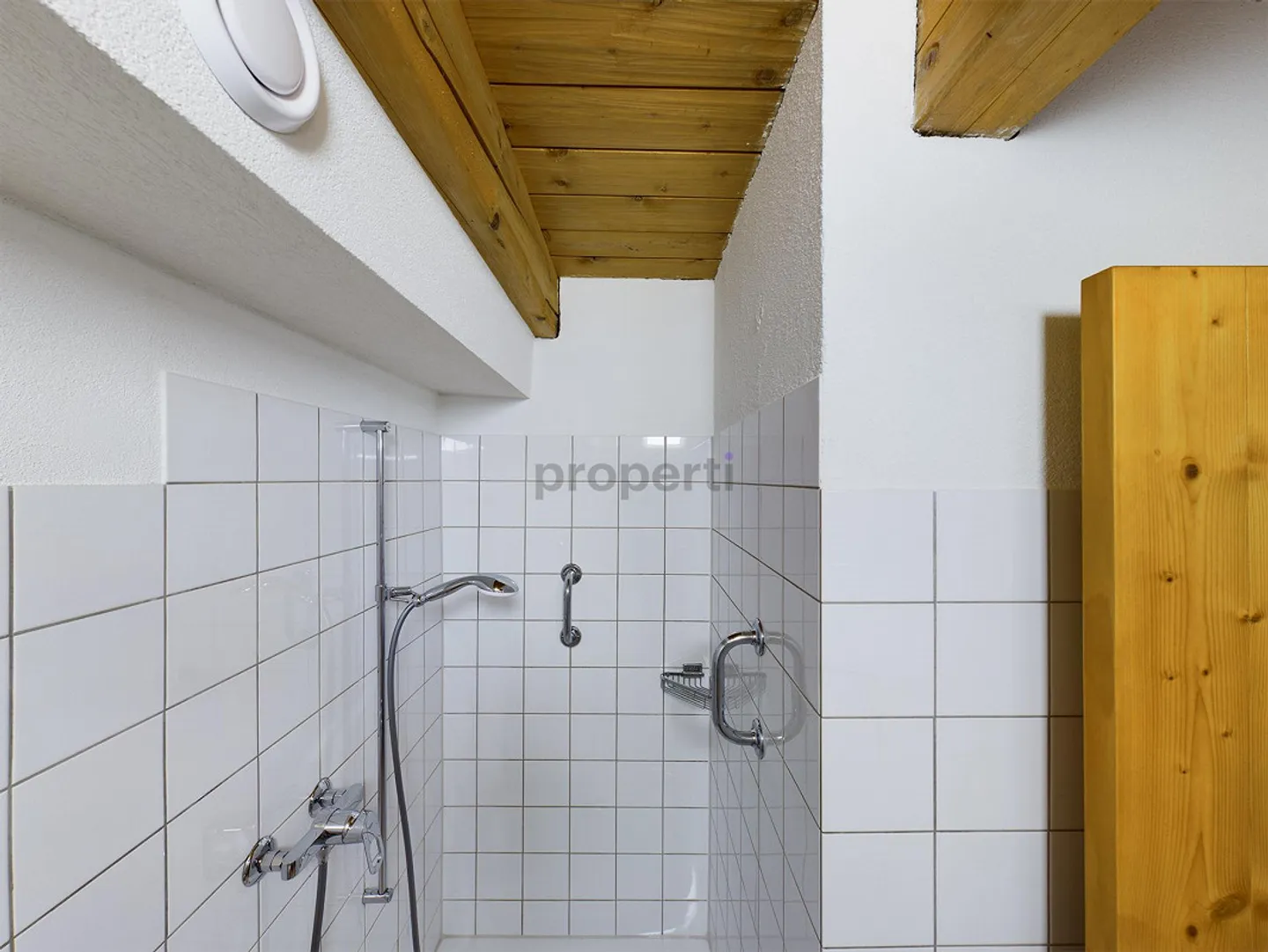 Luminoso appartamento di 4,5 stanze con balcone a Zwingen - Foto 10 di 11