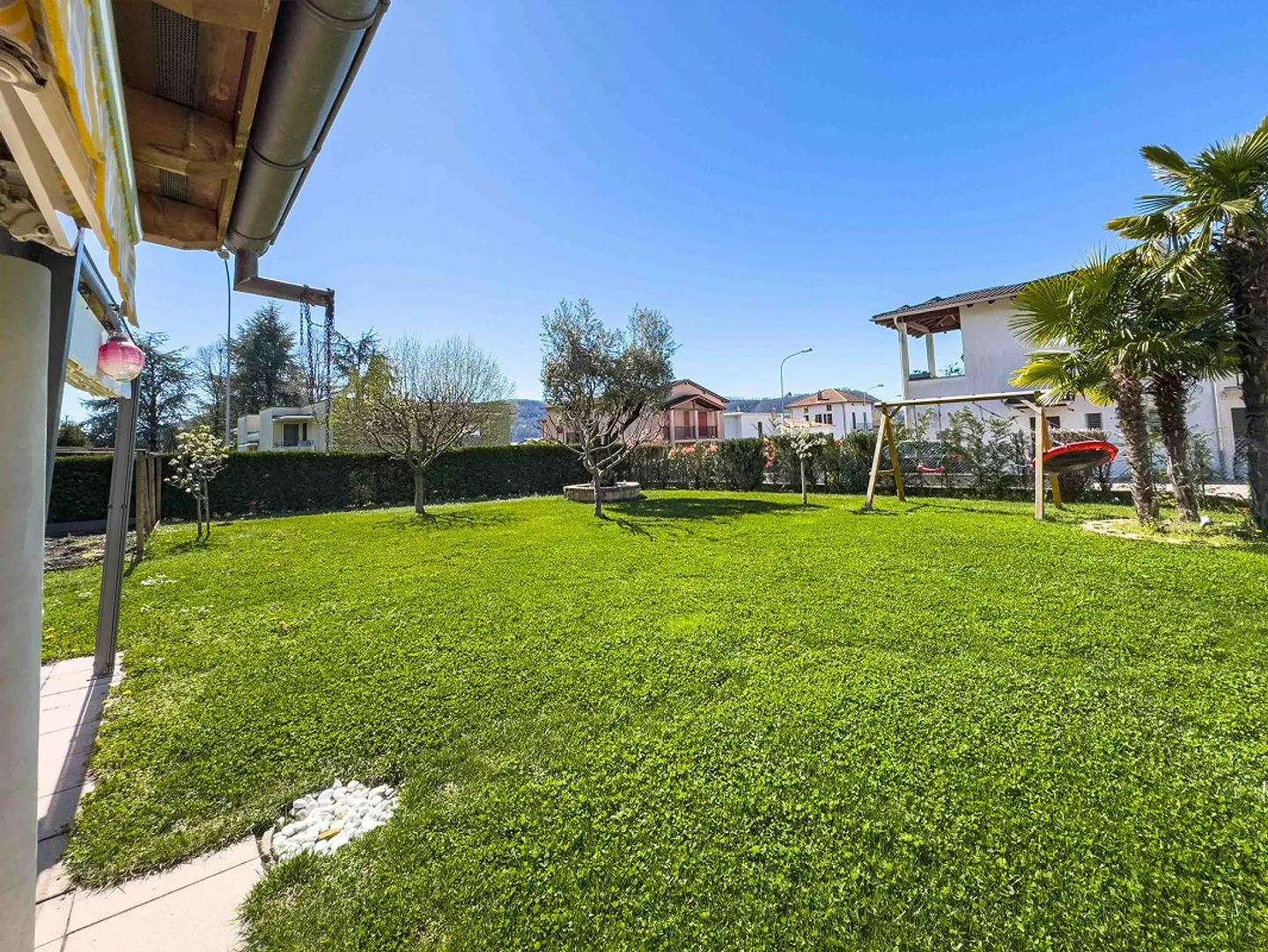 Doppelhaushälfte mit großem Garten in Morbio Inferiore - Foto 10 von 13