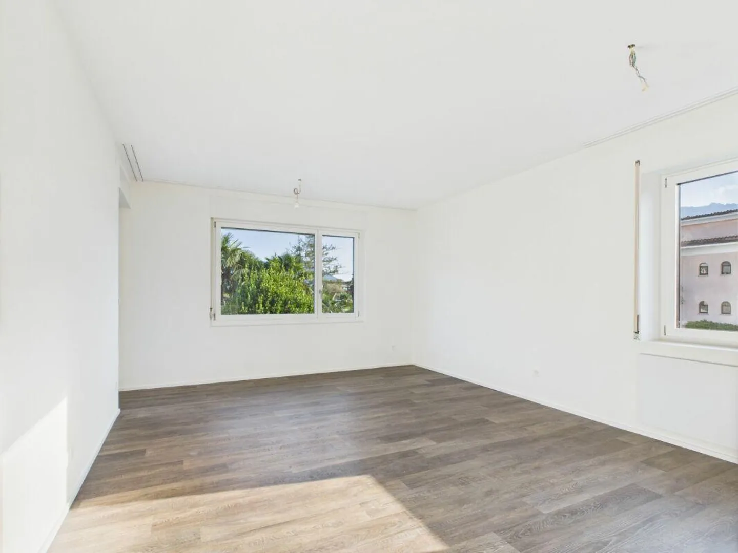 Stylish 4.5-room top-floor apartment in Ticino style in Ascona - Photo 3 of 7