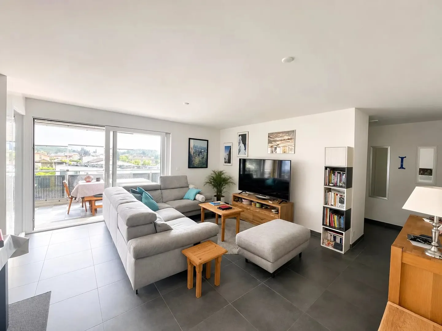 Modernes Apartment mit Terrasse - Foto 1 von 8