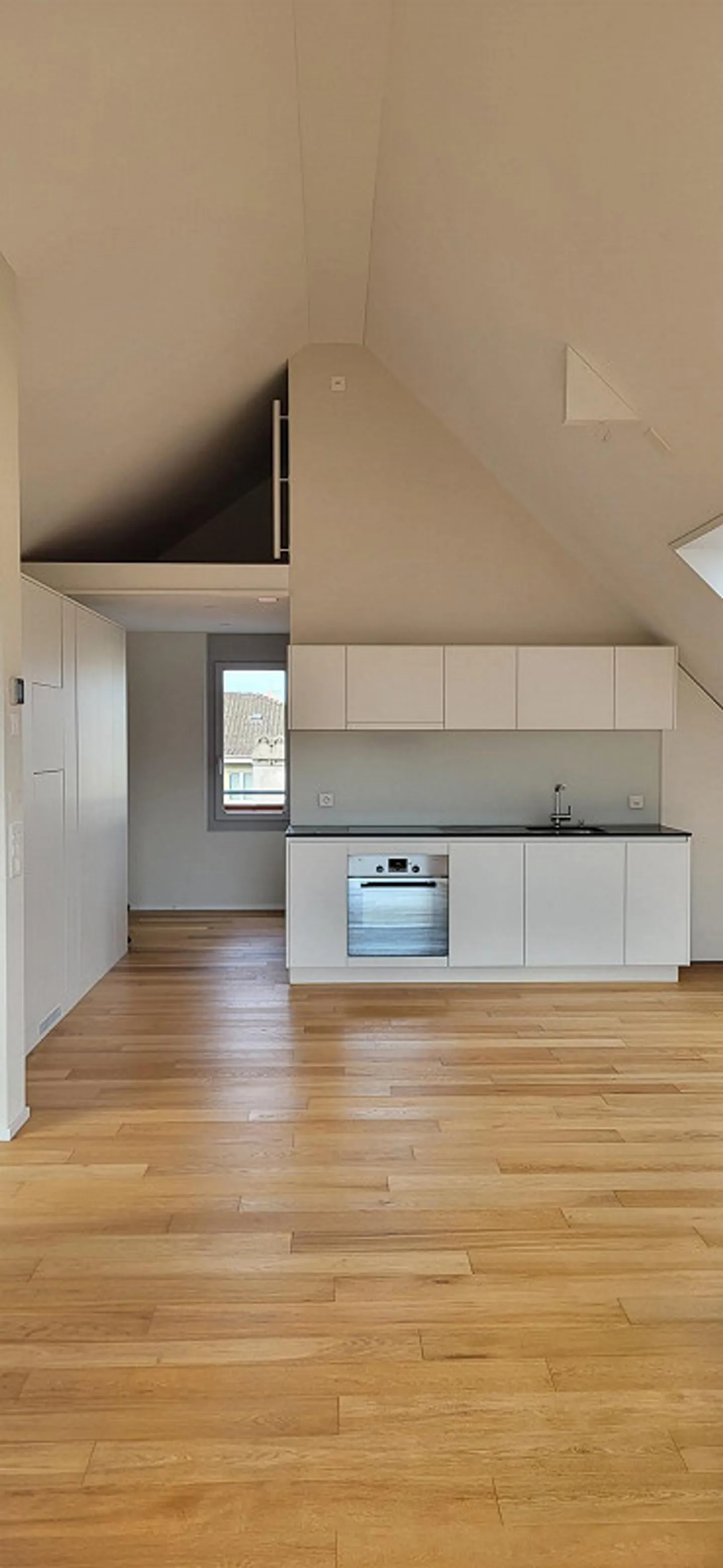 Beautiful 2.5 Room Penthouse Apartment in Winterthur - Photo 3 of 7