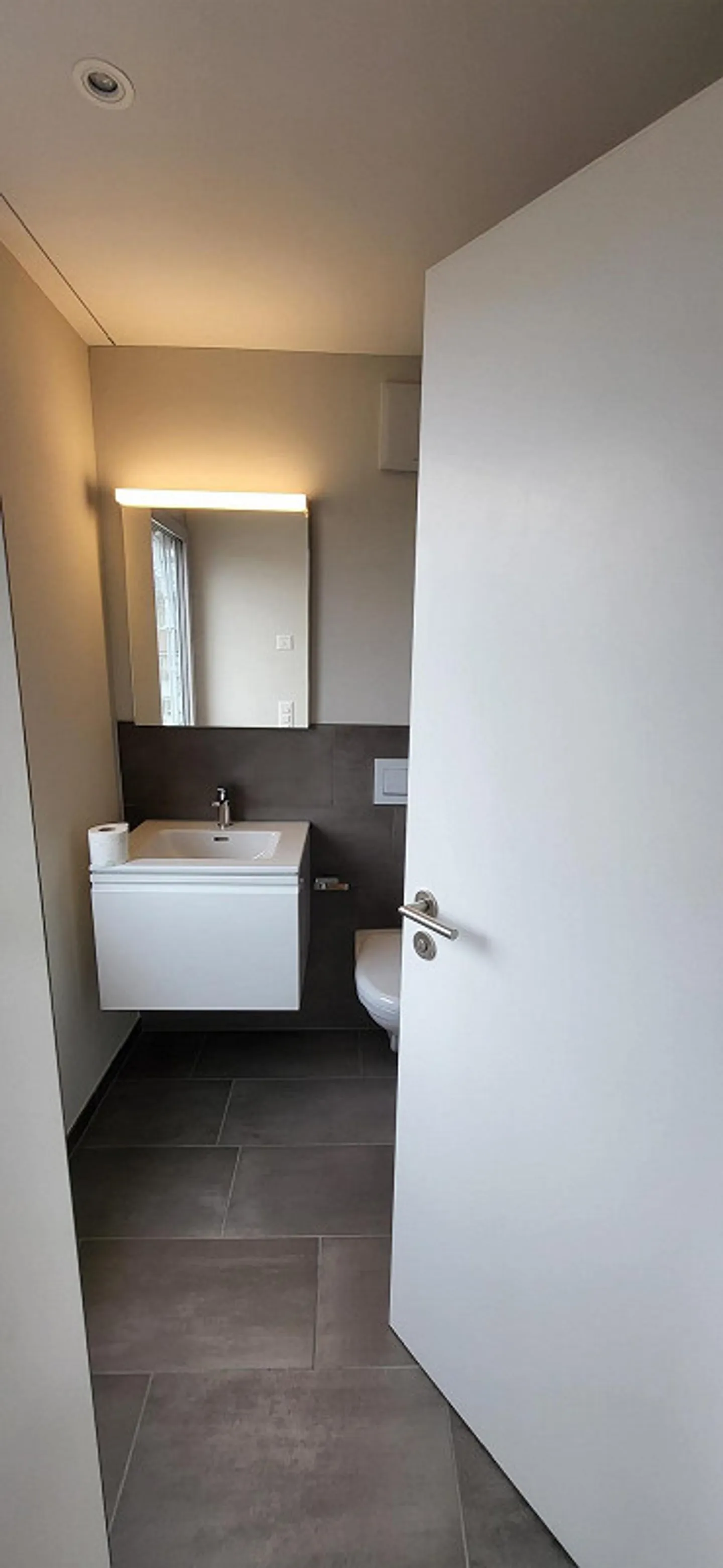 Beautiful 2.5 Room Penthouse Apartment in Winterthur - Photo 7 of 7