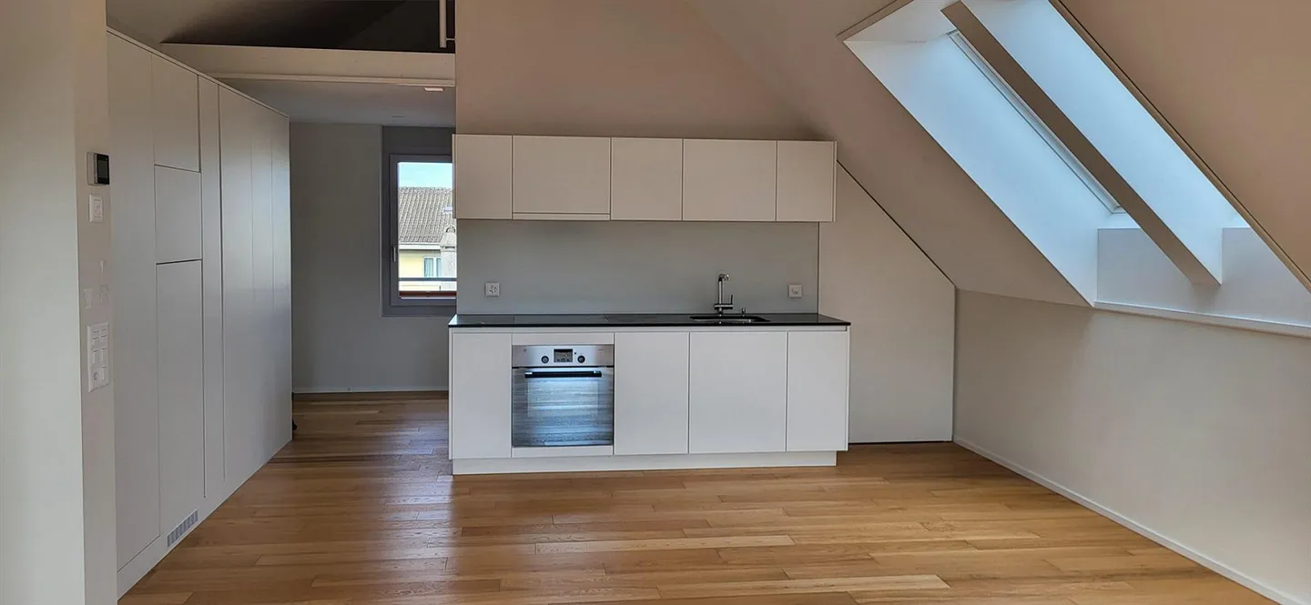 Beautiful 2.5 Room Penthouse Apartment in Winterthur - Photo 5 of 7