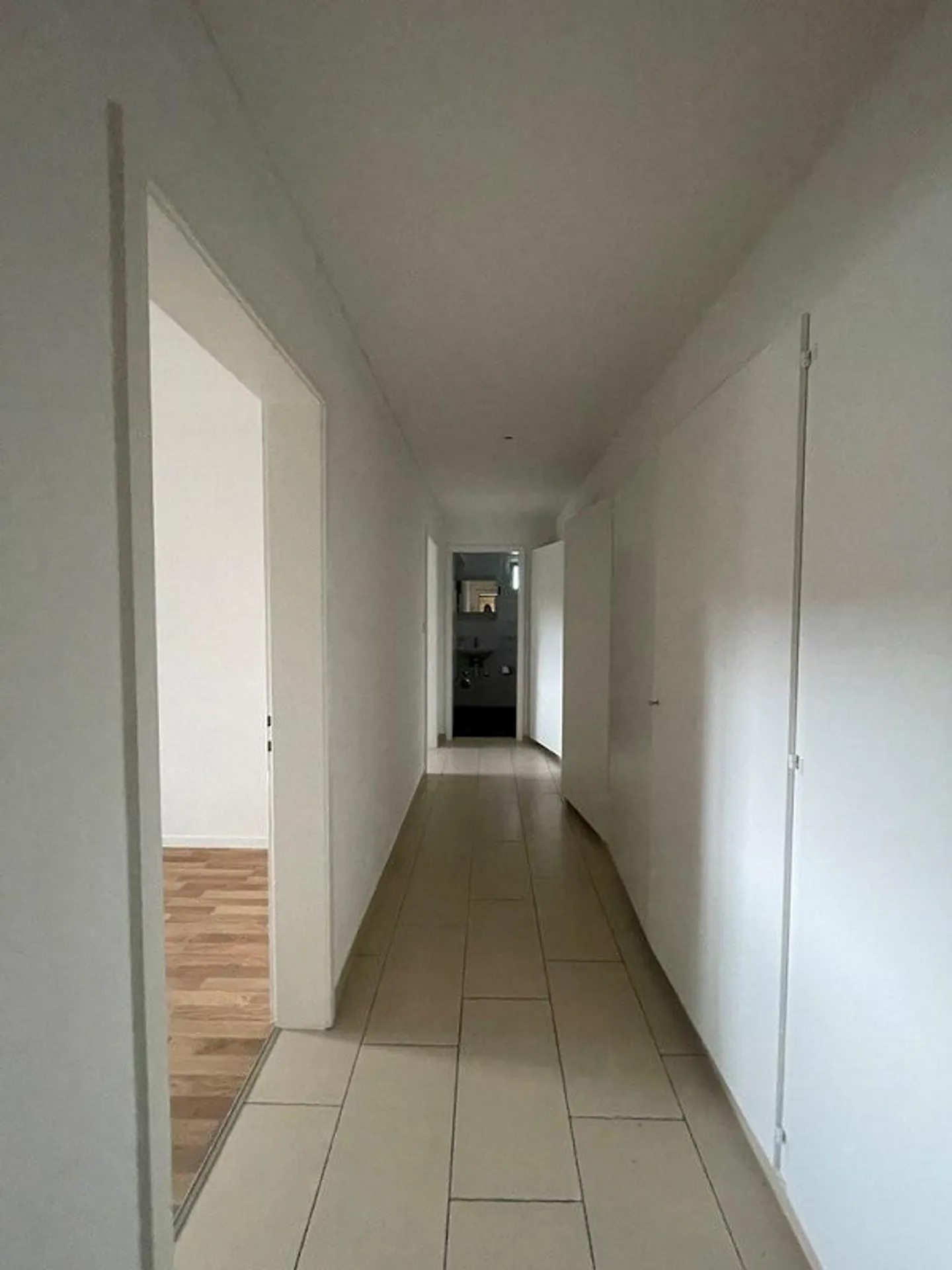 Appartement Charmant dans un Environnement Verdoyant - Photo 2 sur 6
