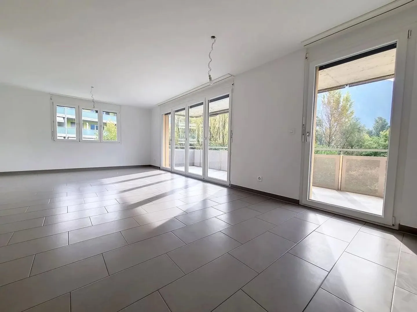 Mieten: Helle 4.5-Zimmer-Wohnung in Fully - 103 m² mit grossem Balkon - Foto 13 von 13