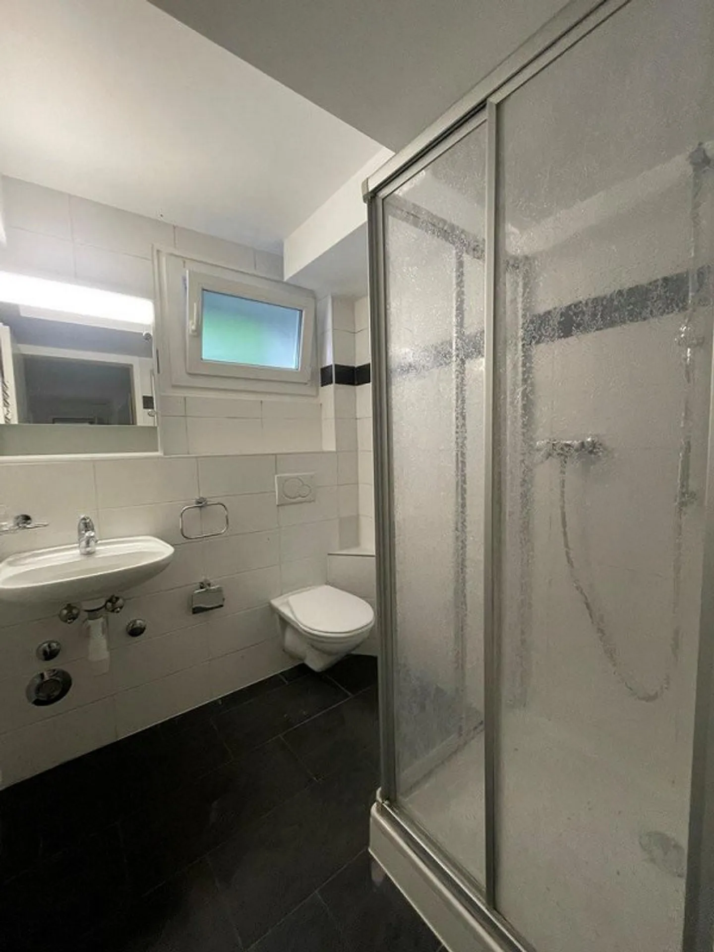 Appartement Charmant dans un Environnement Verdoyant - Photo 5 sur 6