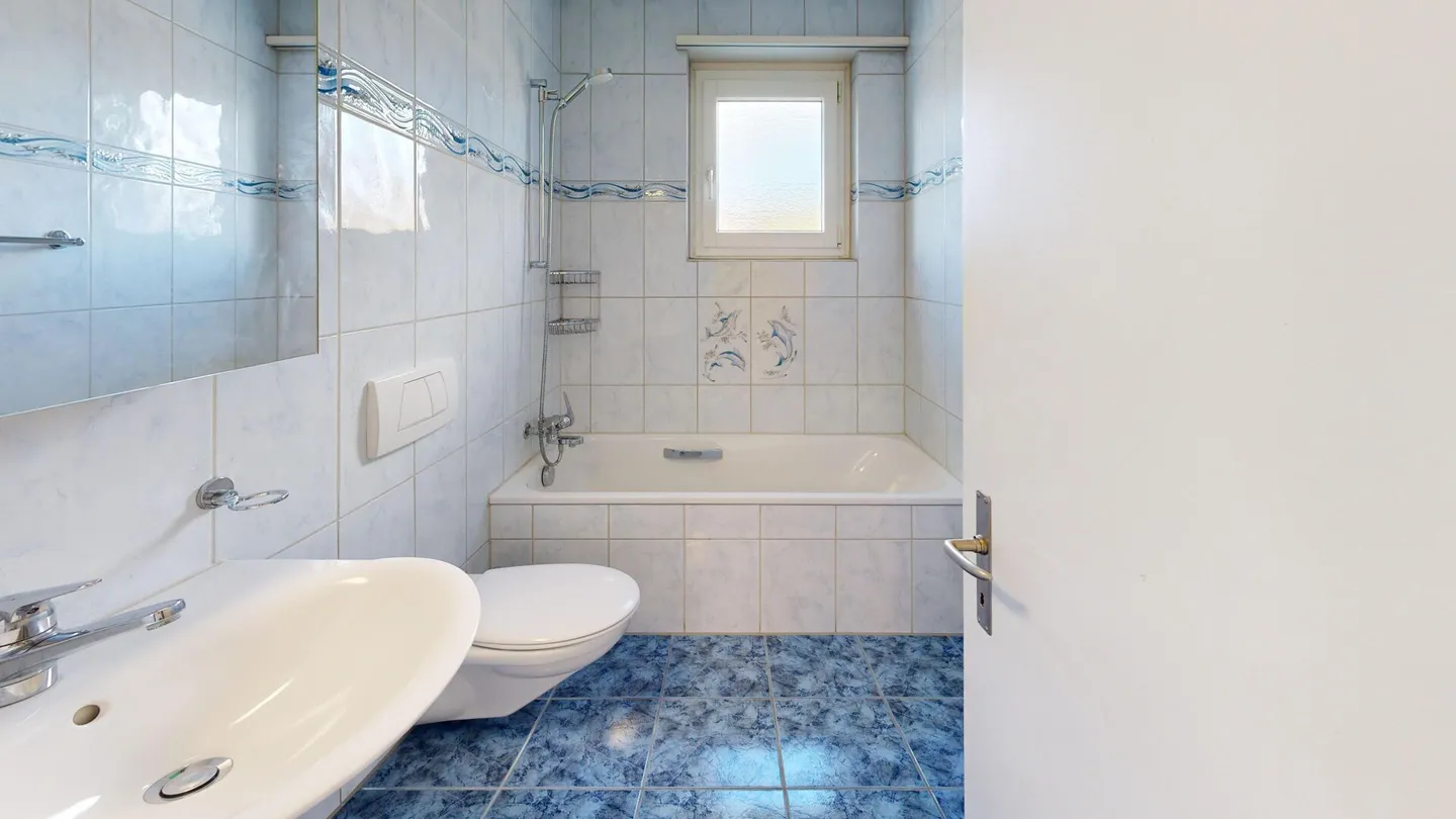 Well-maintained two-family house with large garden and expansion potential - Photo 8 of 25