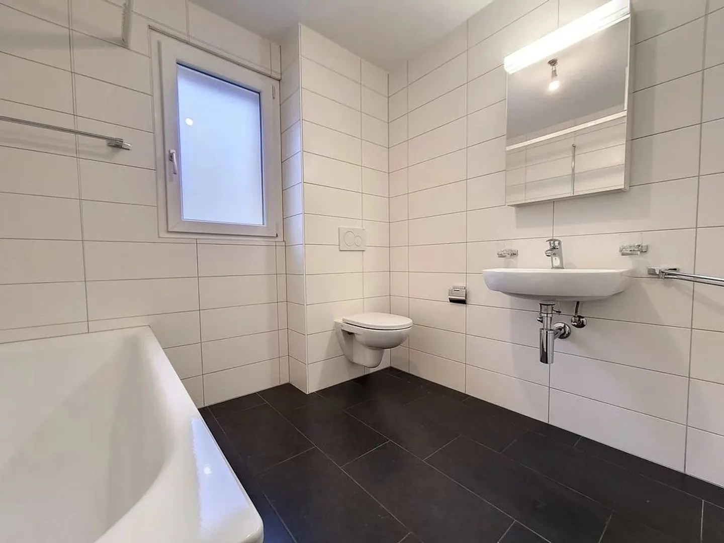 Mieten: Helle 4.5-Zimmer-Wohnung in Fully - 103 m² mit grossem Balkon - Foto 10 von 13