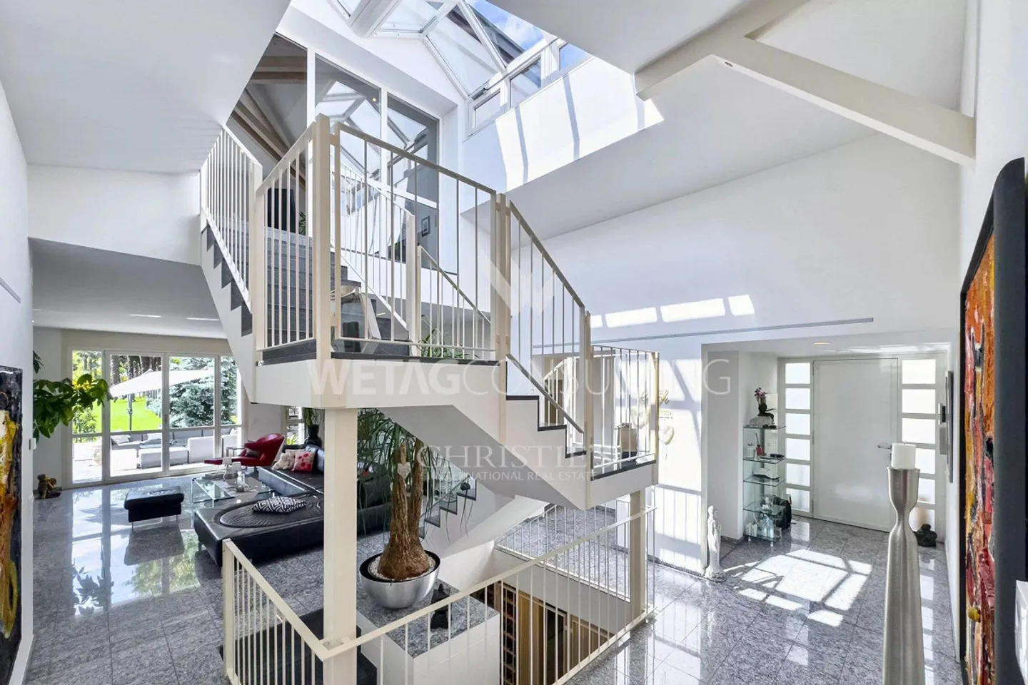Lugano-Agno: Elegante villa con piscina a sfioro panoramica, sauna e altro... - Foto 10 di 13