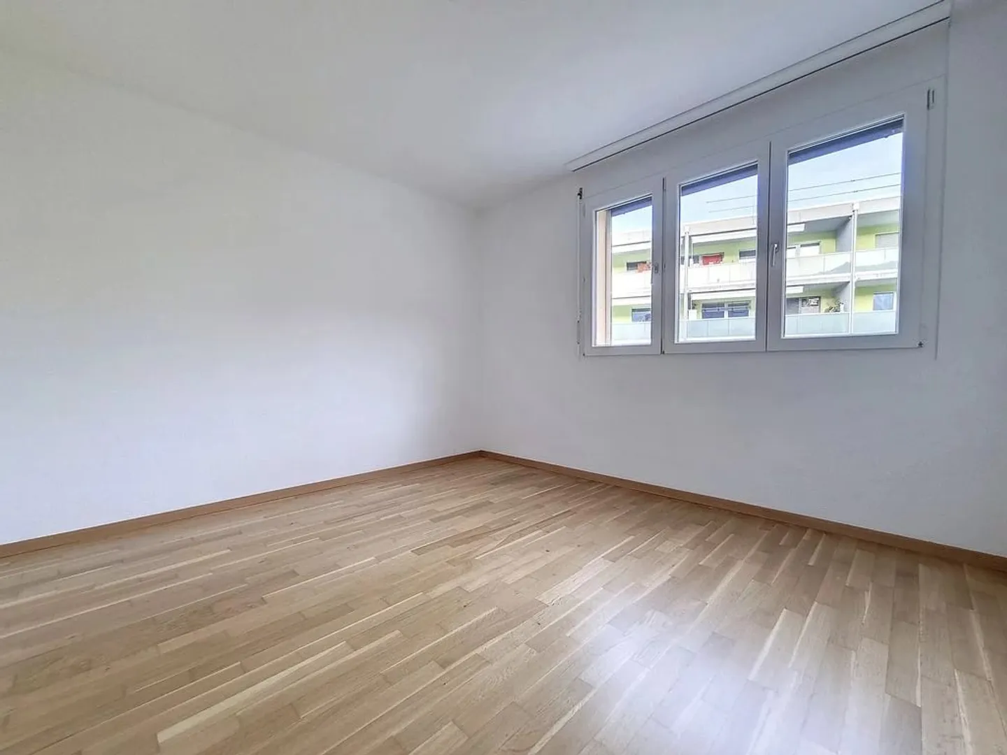 Mieten: Helle 4.5-Zimmer-Wohnung in Fully - 103 m² mit grossem Balkon - Foto 11 von 13