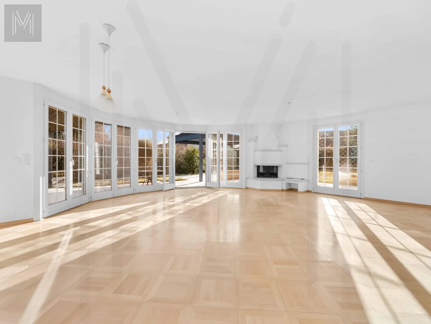 Villa individuelle exceptionnelle de 9.5 pièces ? Un cadre de vie rare au coeur - Photo 2 sur 27