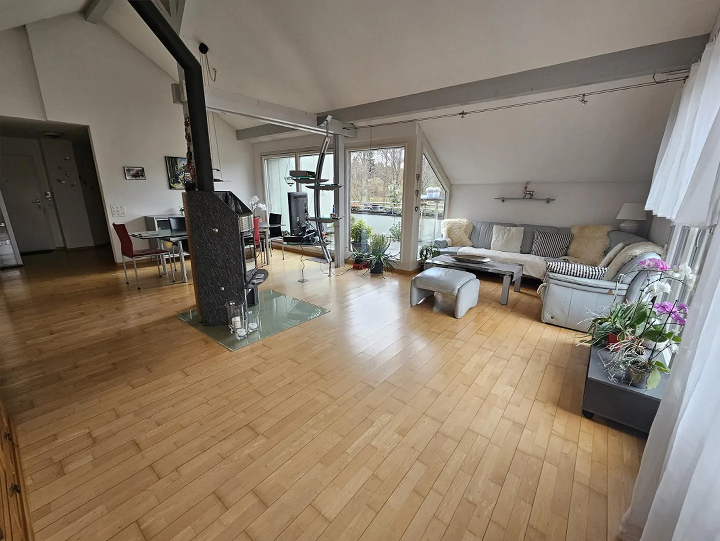 Appartement lumineux de 5,5 pièces avec vue sur la verdure, calme et central à Amriswil - Photo 1 sur 18