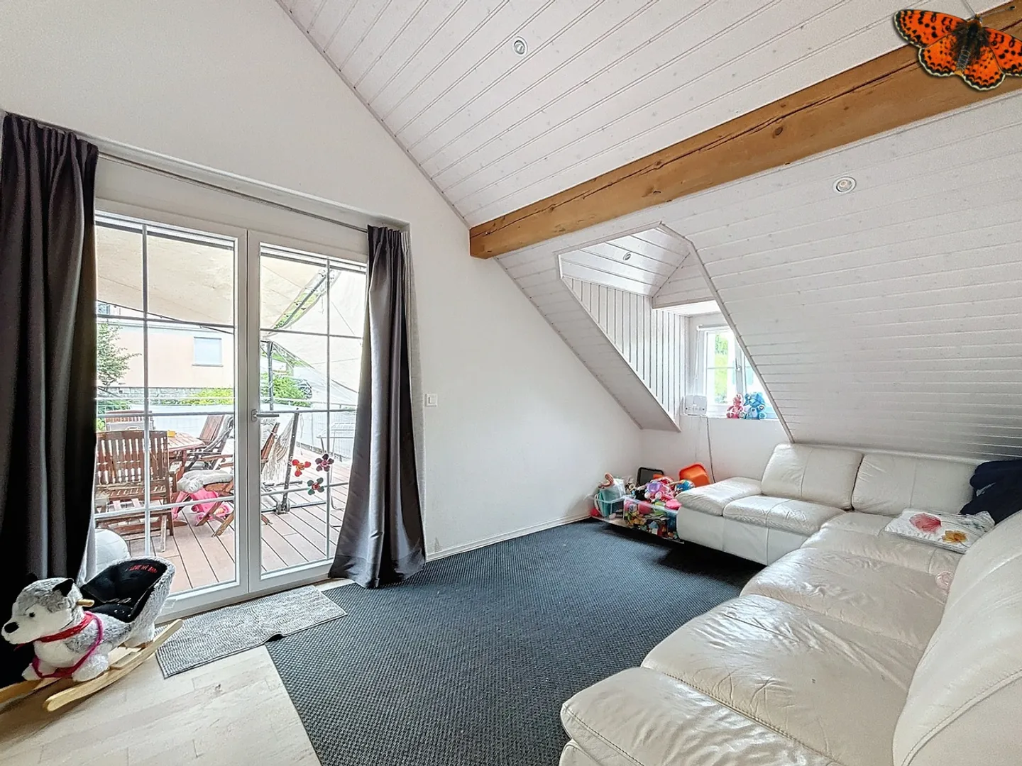 Appartamento luminoso di 2½ stanze con fascino e terrazza di 59m²! - Foto 2 di 8