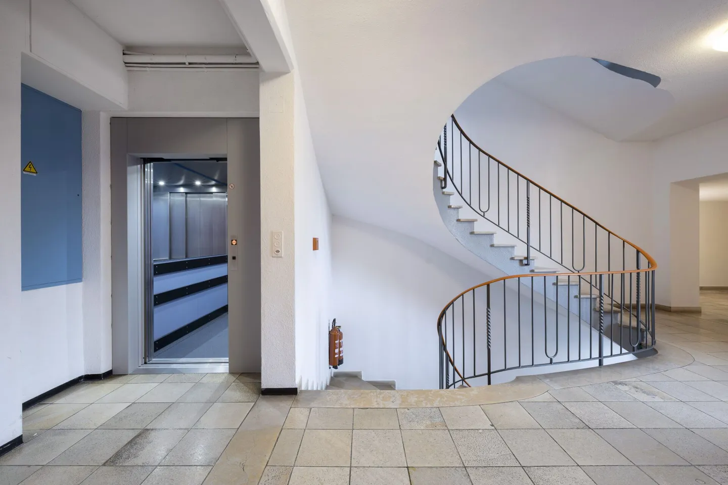 Ready-to-move-in practice with 7 treatment rooms next to Hirslanden Clinic Aarau - Photo 9 of 10