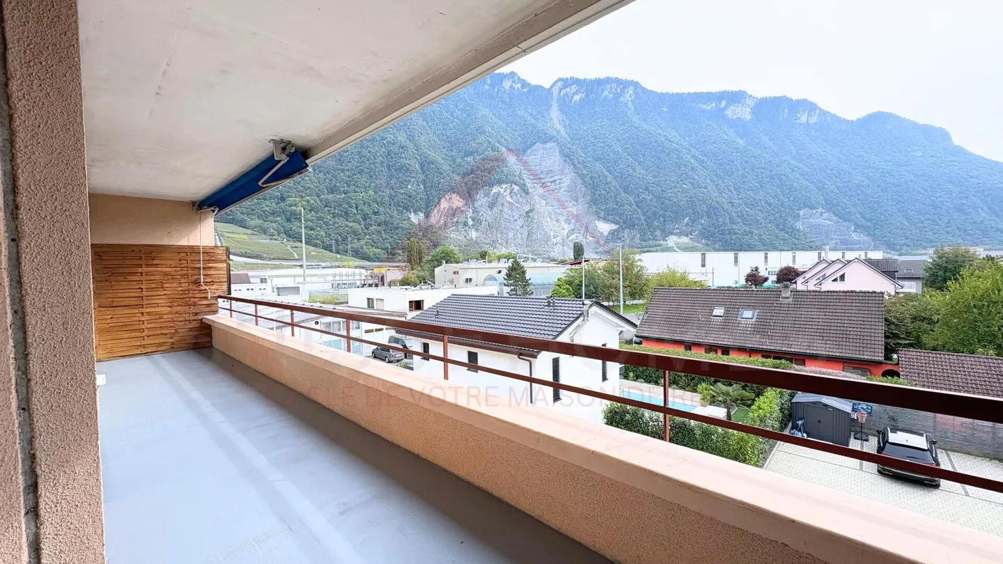 Villeneuve - 4,5-Zimmer-Wohnung mit Panoramabalkon nach Süden - Foto 2 von 12