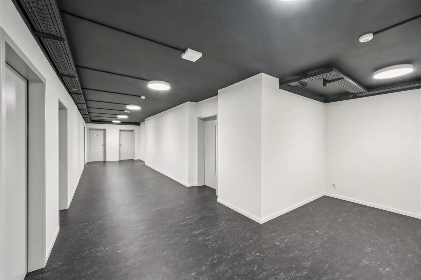 HAMMER SPACES - ausgebaute Büroflächen - Foto 5 von 7