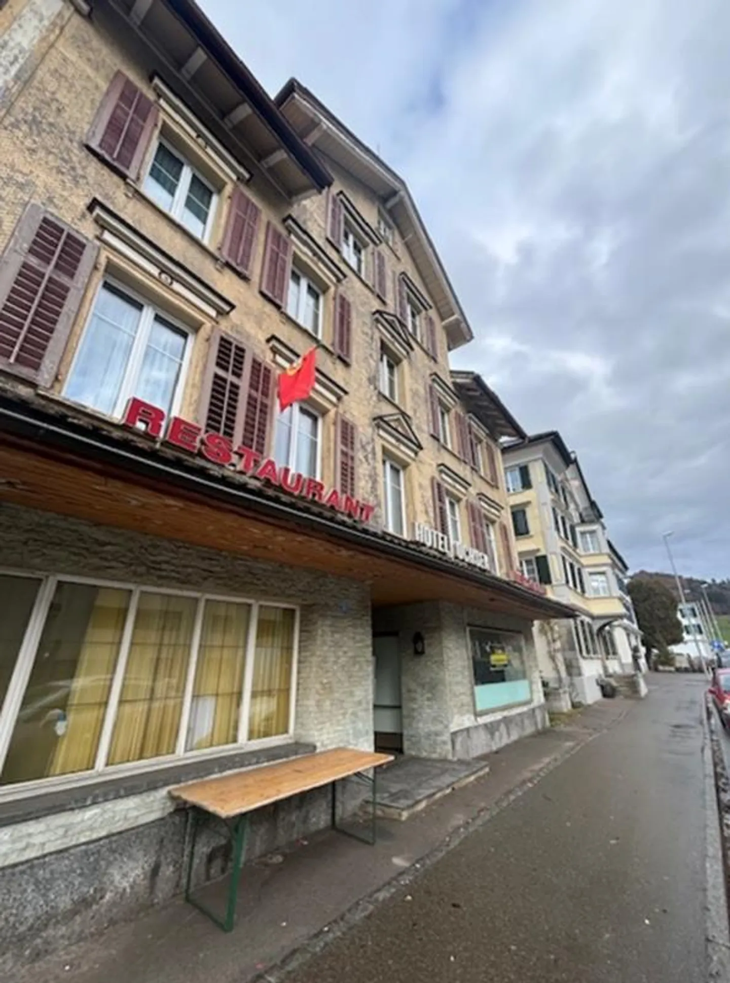 Furnished room with shared bathroom for rent - Photo 7 of 7