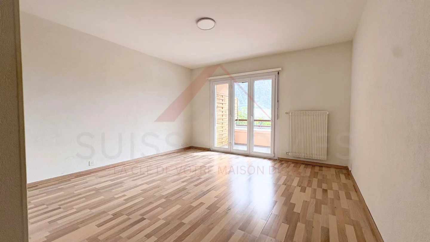 Villeneuve - 4,5-Zimmer-Wohnung mit Panoramabalkon nach Süden - Foto 7 von 12
