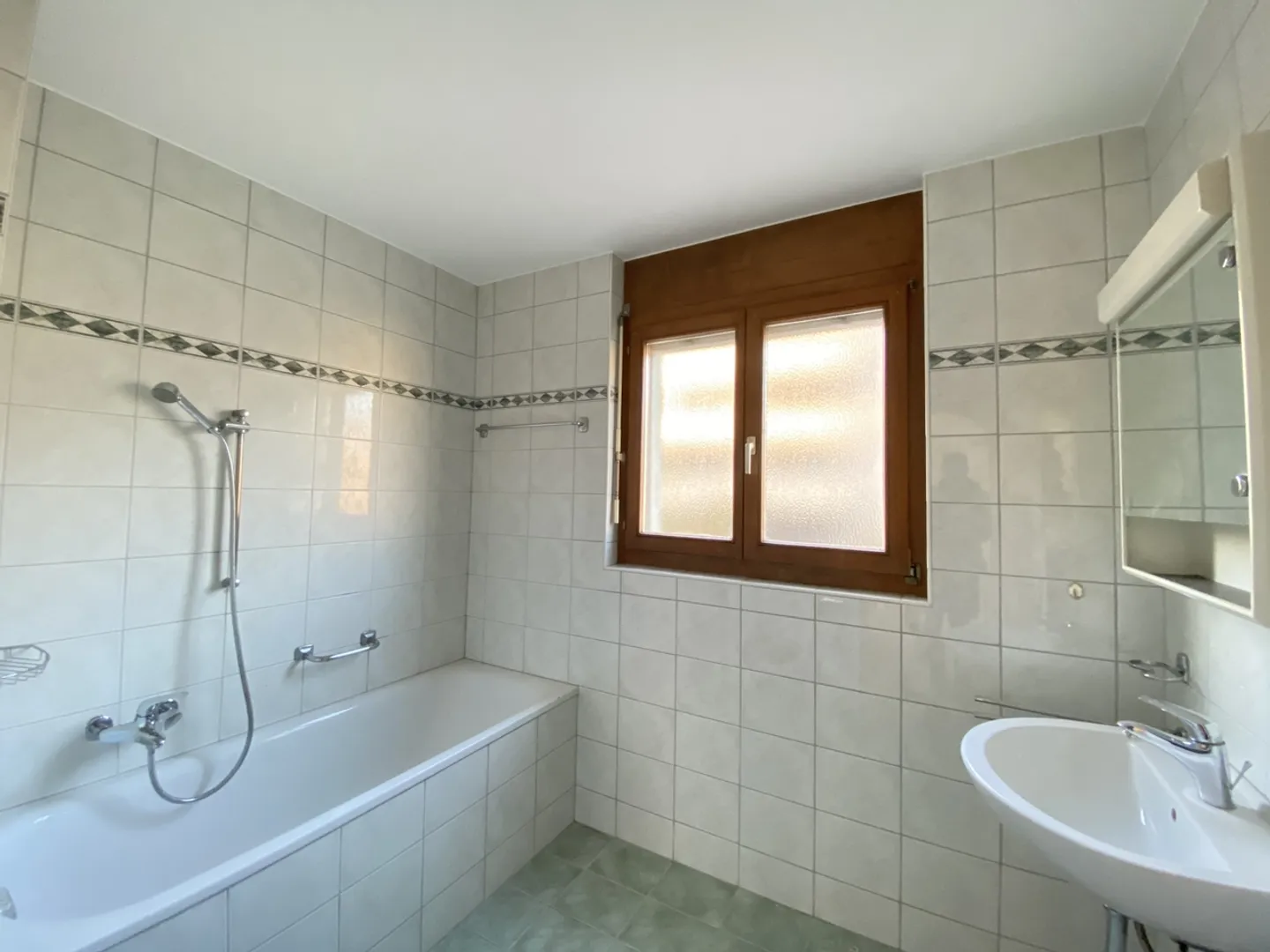 Spacious 3.5 rooms with balcony - Photo 2 of 7