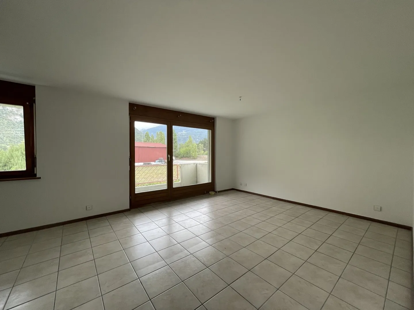 Spacious 3.5 rooms with balcony - Photo 3 of 7