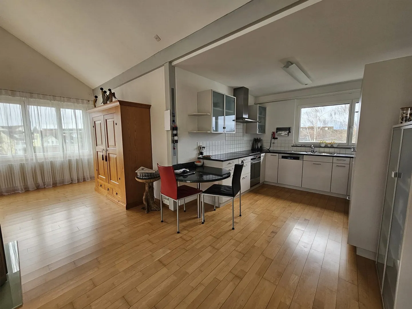 Appartement lumineux de 5,5 pièces avec vue sur la verdure, calme et central à Amriswil - Photo 4 sur 18