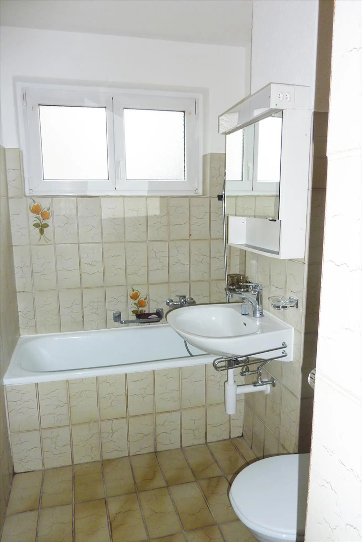 Emplacement résidentiel central et calme - Photo 5 sur 6