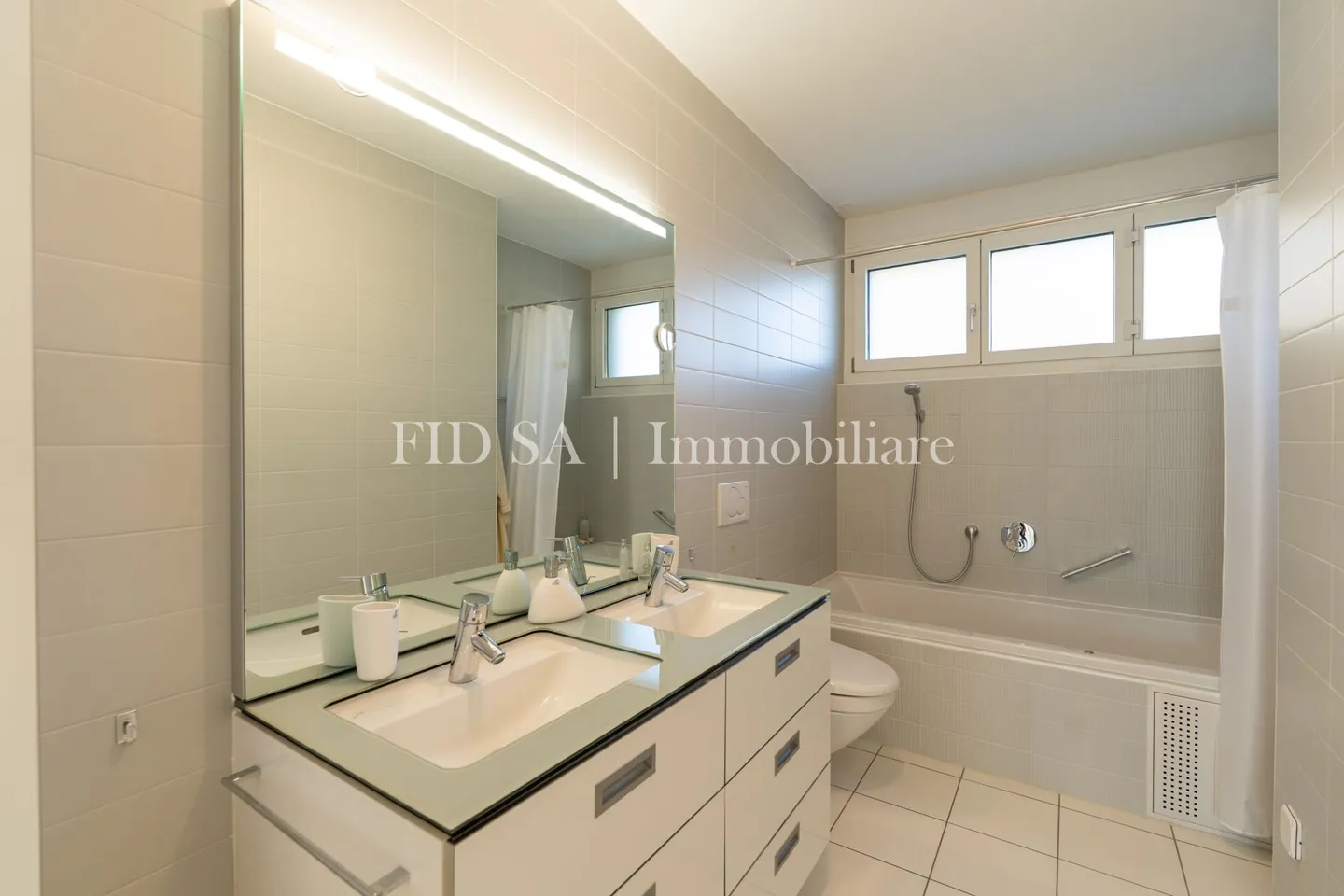 Exklusive Attikawohnung mit Seeblick - Foto 8 von 11