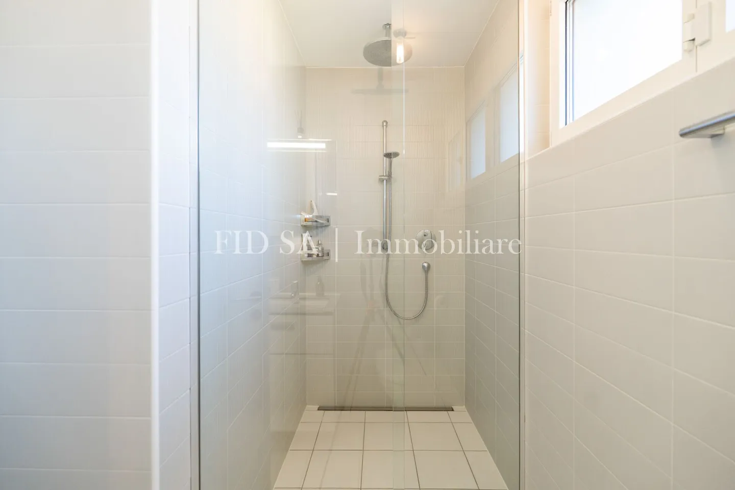 Exklusive Attikawohnung mit Seeblick - Foto 10 von 11