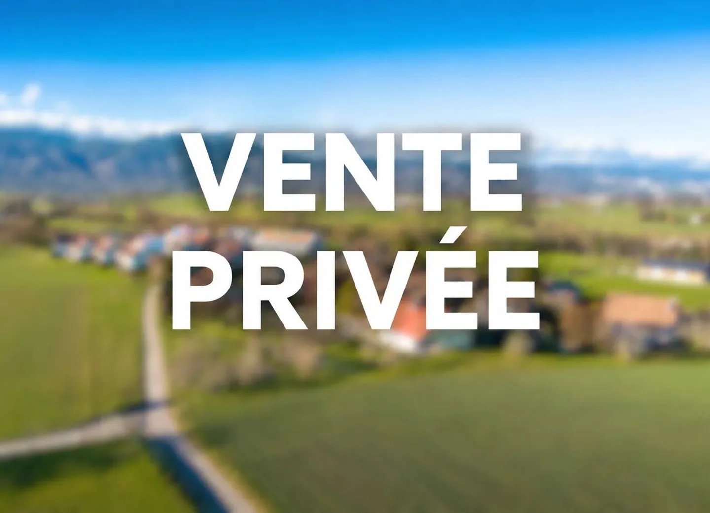 Casa a schiera di 6,5 stanze con giardino, nel cuore di un villaggio preservato - Foto 2 di 3