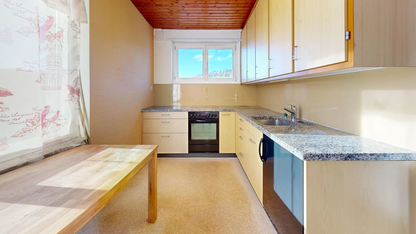 Well-maintained two-family house with large garden and expansion potential - Photo 10 of 25