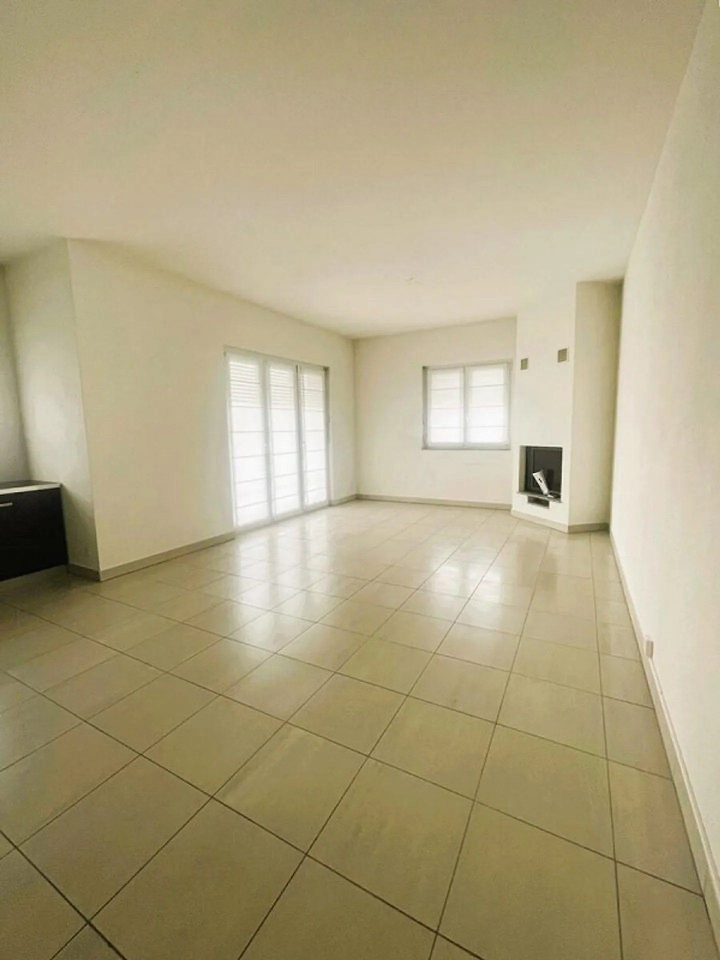 STABIO - APPARTAMENTO IN VILLA CON GIARDINO - Foto 4 di 8