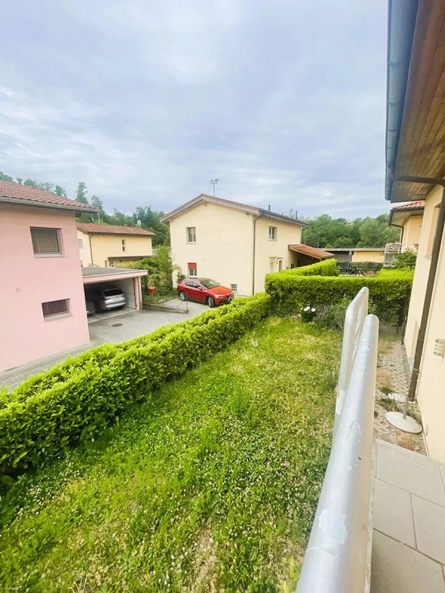 STABIO - APPARTAMENTO IN VILLA CON GIARDINO - Foto 2 di 8