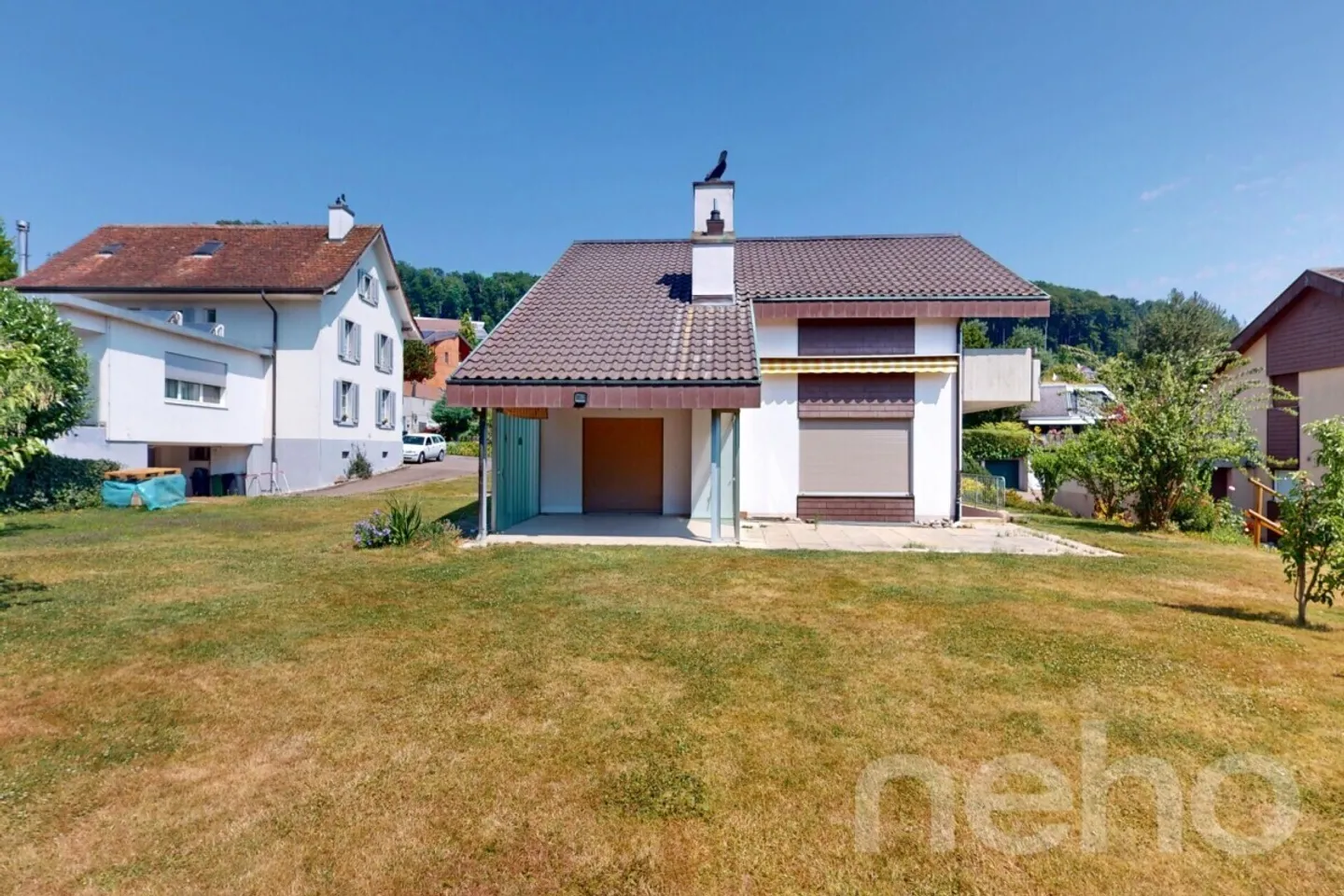 Ampia casa unifamiliare in posizione tranquilla con grande area esterna - Foto 3 di 13
