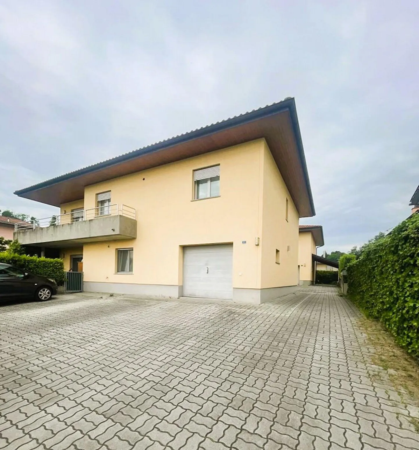 STABIO - APPARTAMENTO IN VILLA CON GIARDINO - Foto 7 di 8