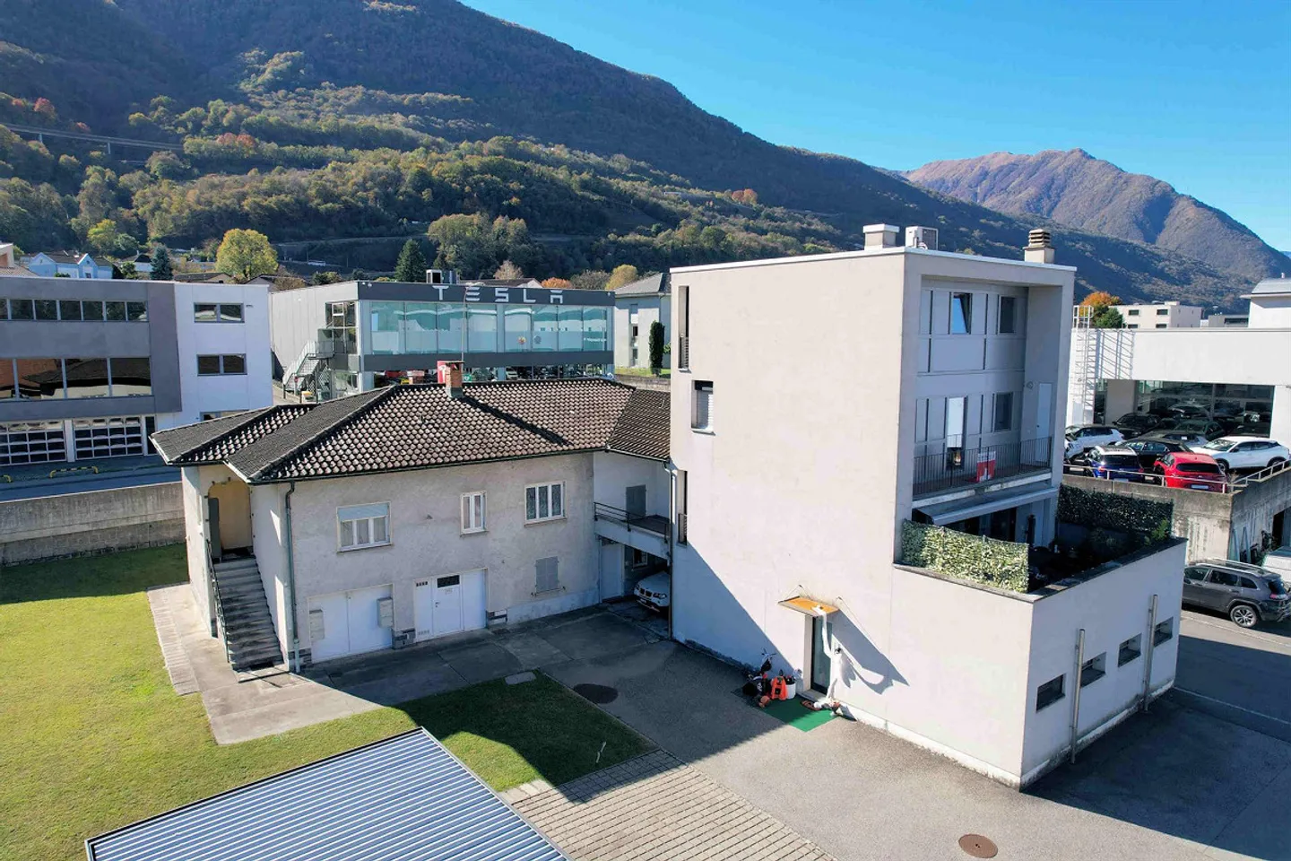 Modern villa and multi-family building with building land - Photo 2 of 16