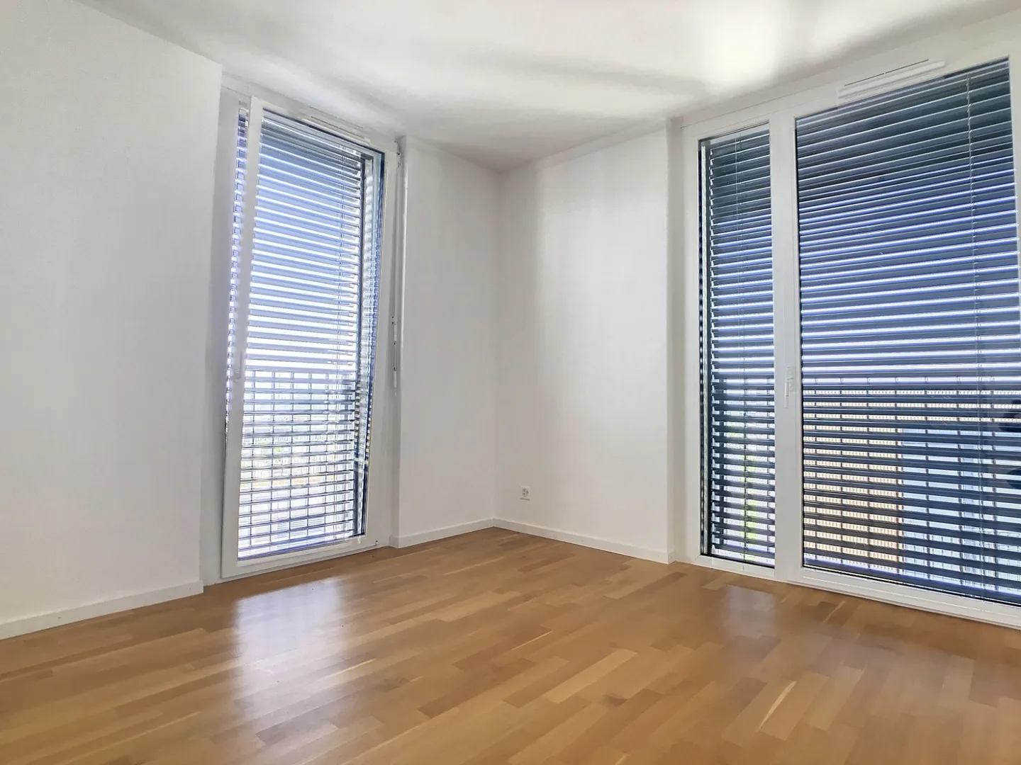 Modern Apartment in Oassis - Photo 7 of 9