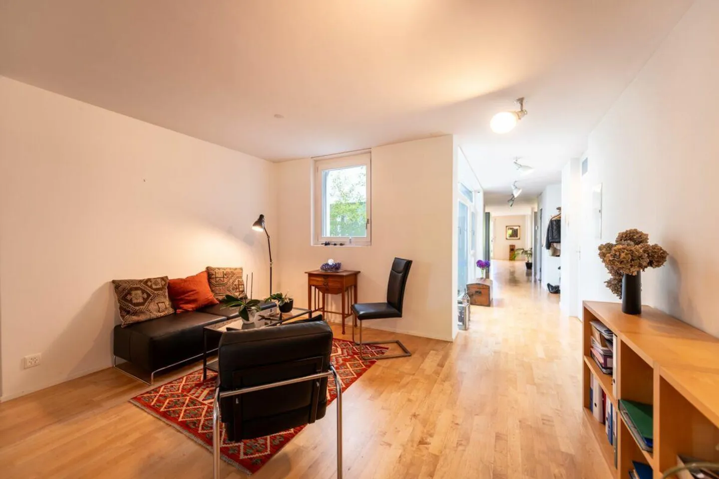 Moderne, lichtdurchflutete Parterrewohnung mit Ost- und Westgarten - Foto 10 von 24