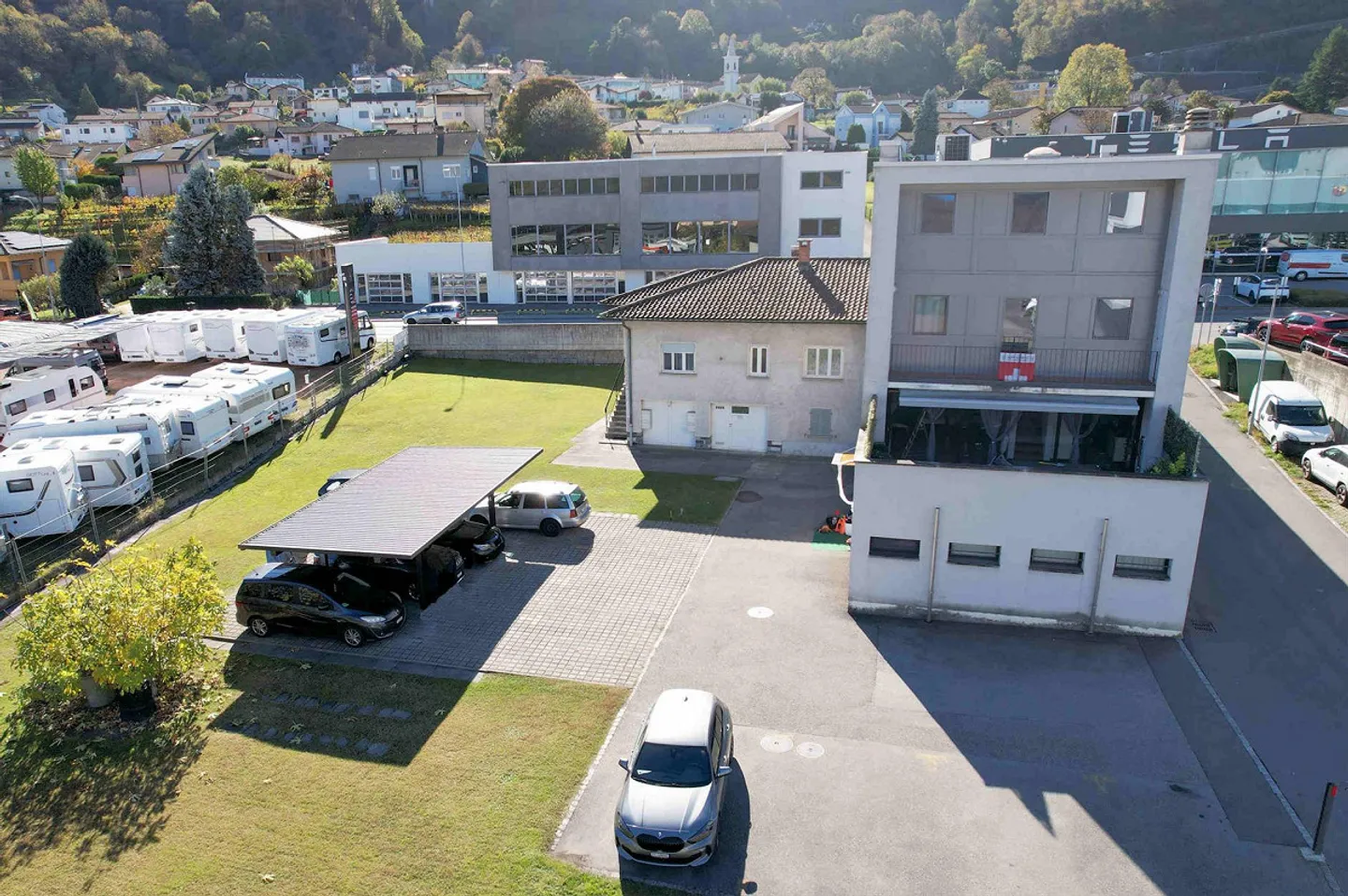 Modern villa and multi-family building with building land - Photo 3 of 16