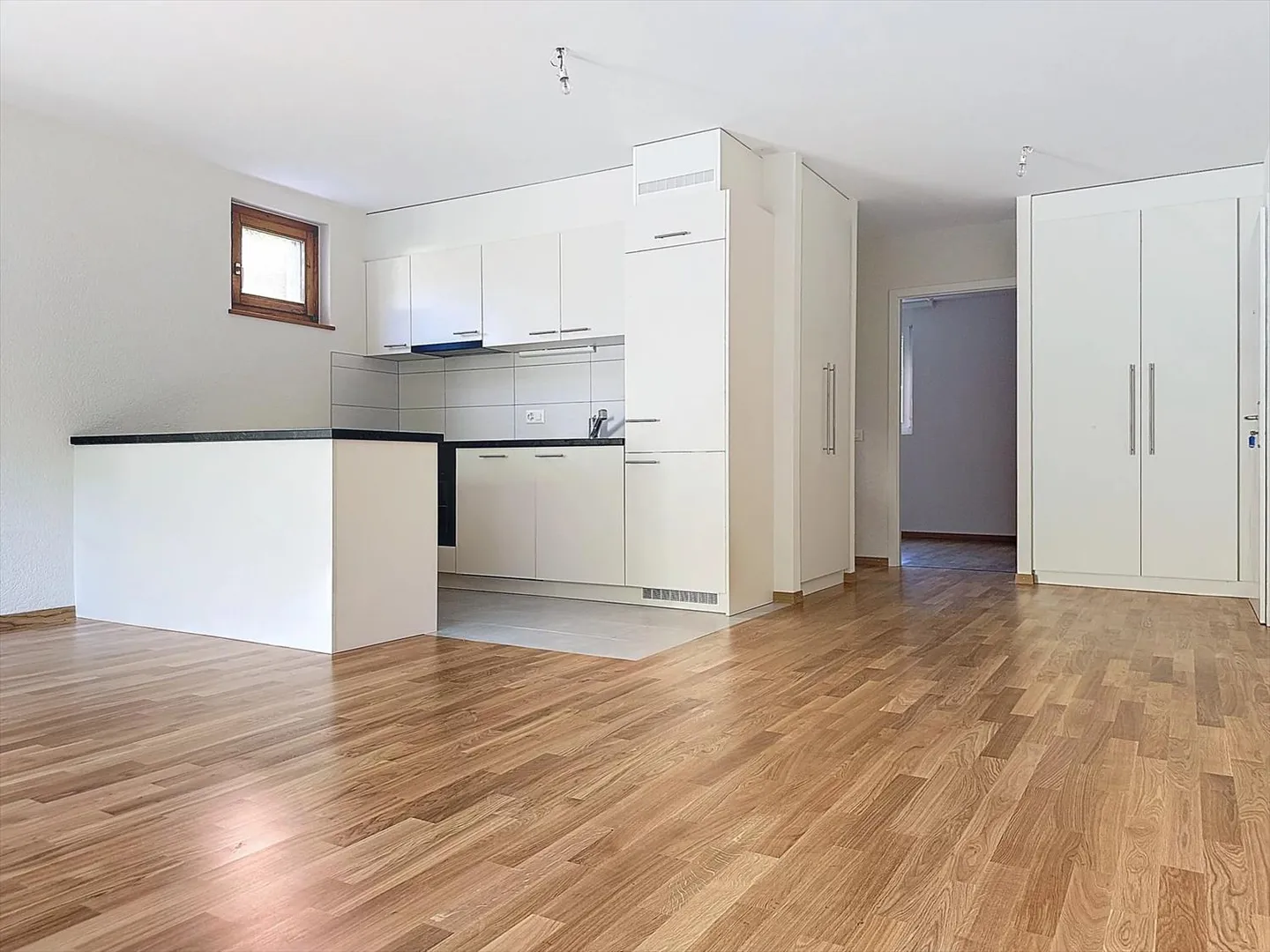 2.5 Room Apartment - Photo 2 of 13