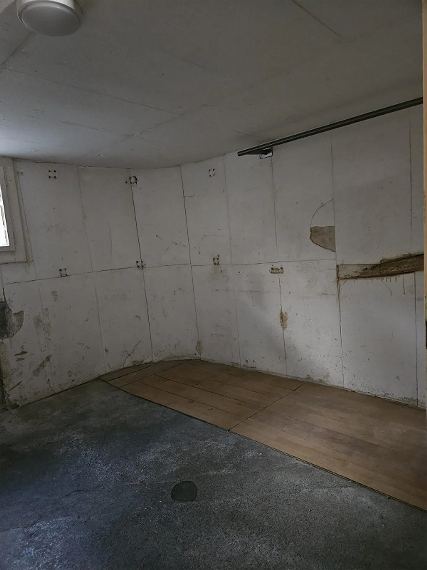 Negozio con magazzino - Foto 7 di 11