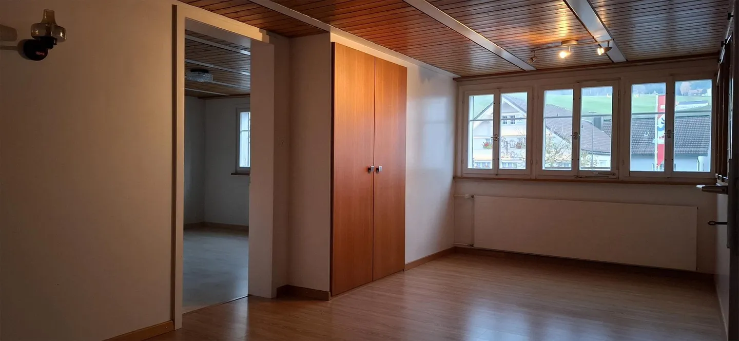 Belle, confortable et lumineuse appartement de 4 pièces - Photo 3 sur 4