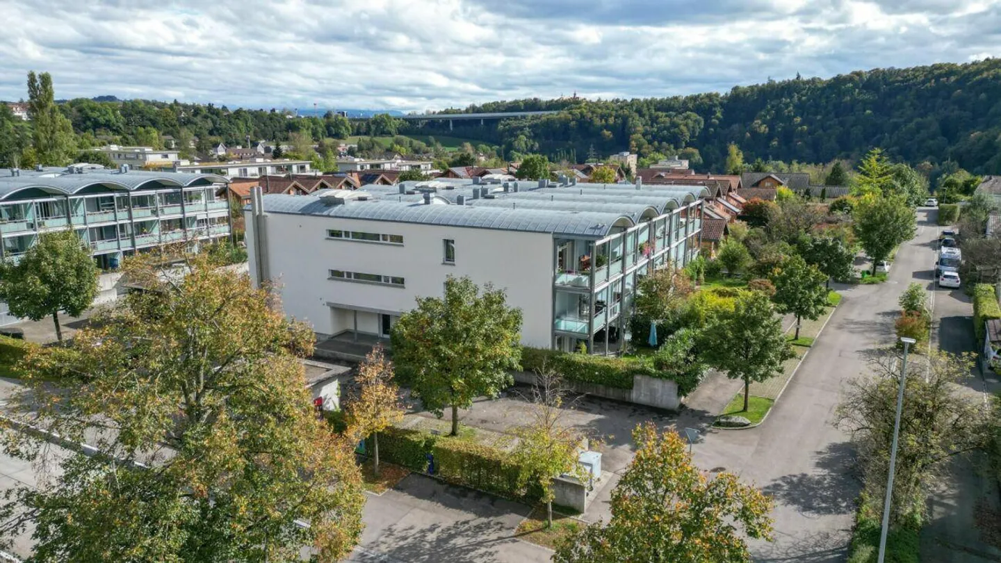 Moderne, lichtdurchflutete Parterrewohnung mit Ost- und Westgarten - Foto 23 von 24