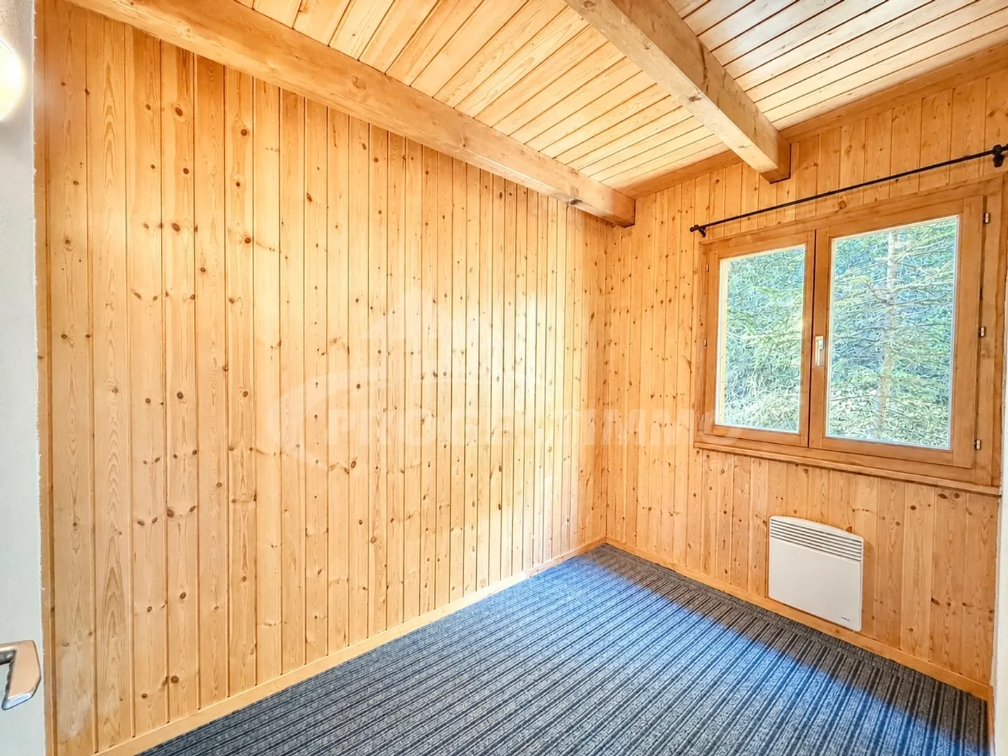 Charming chalet with exceptional panoramic view - Photo 6 of 12