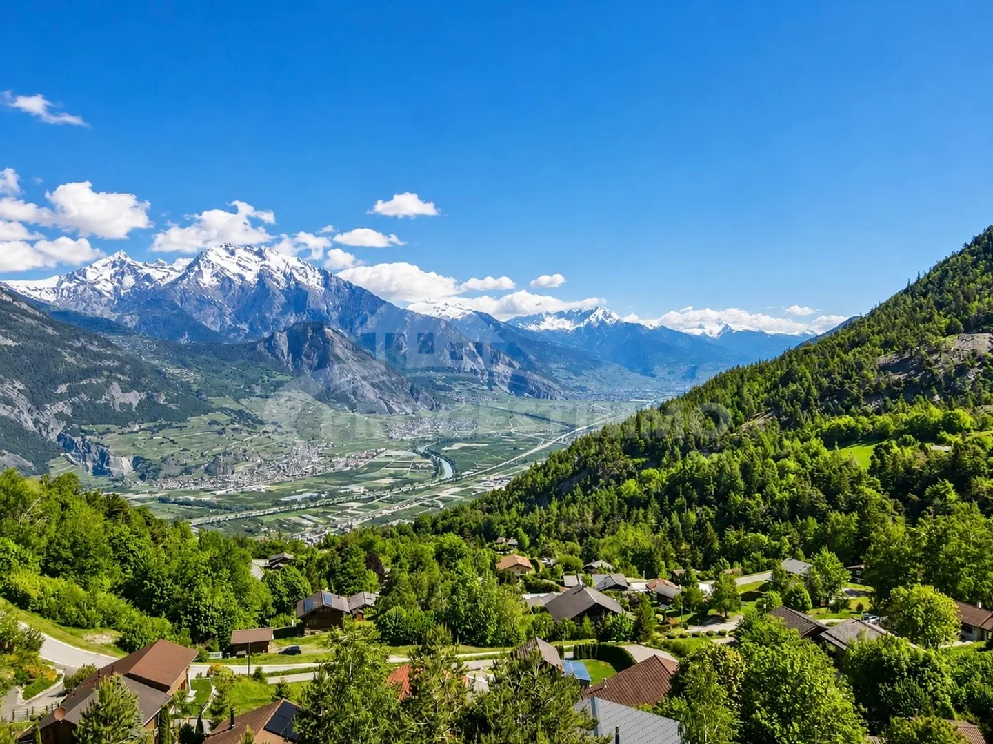 Charming chalet with exceptional panoramic view - Photo 12 of 12