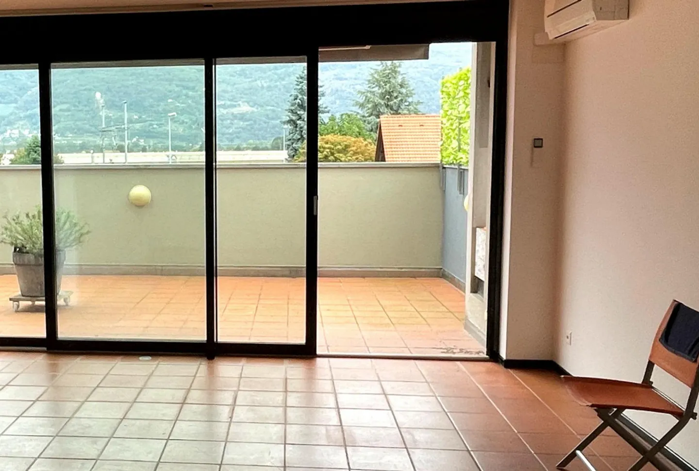 Modern villa and multi-family building with building land - Photo 10 of 16