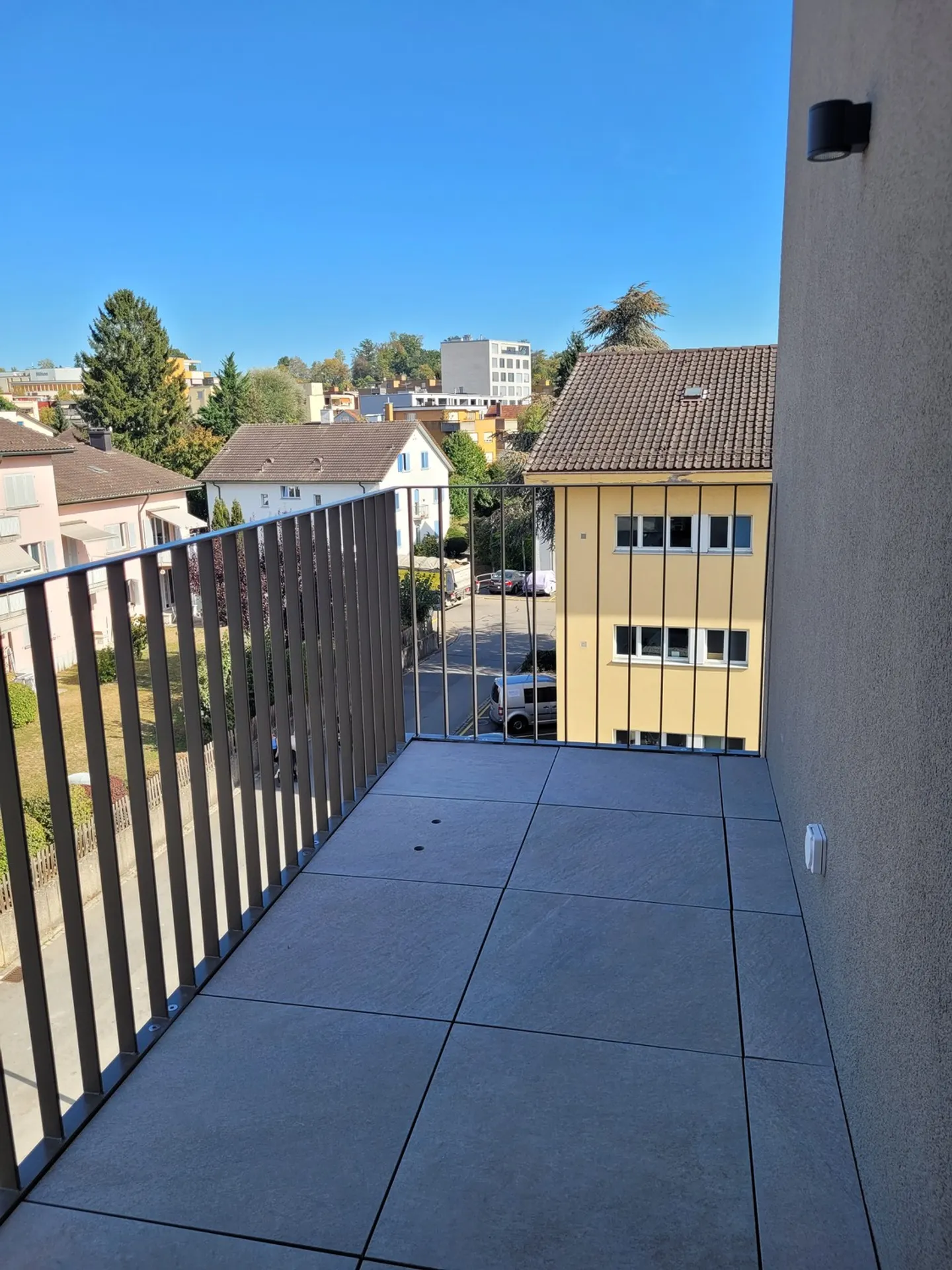 First occupancy in HIGH FIVE – 2.5-room apartment with balcony & washing tower - Photo 4 of 7