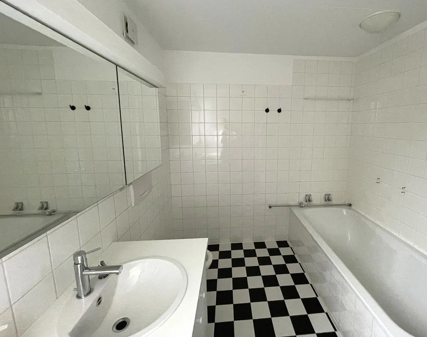 Modern villa and multi-family building with building land - Photo 11 of 16