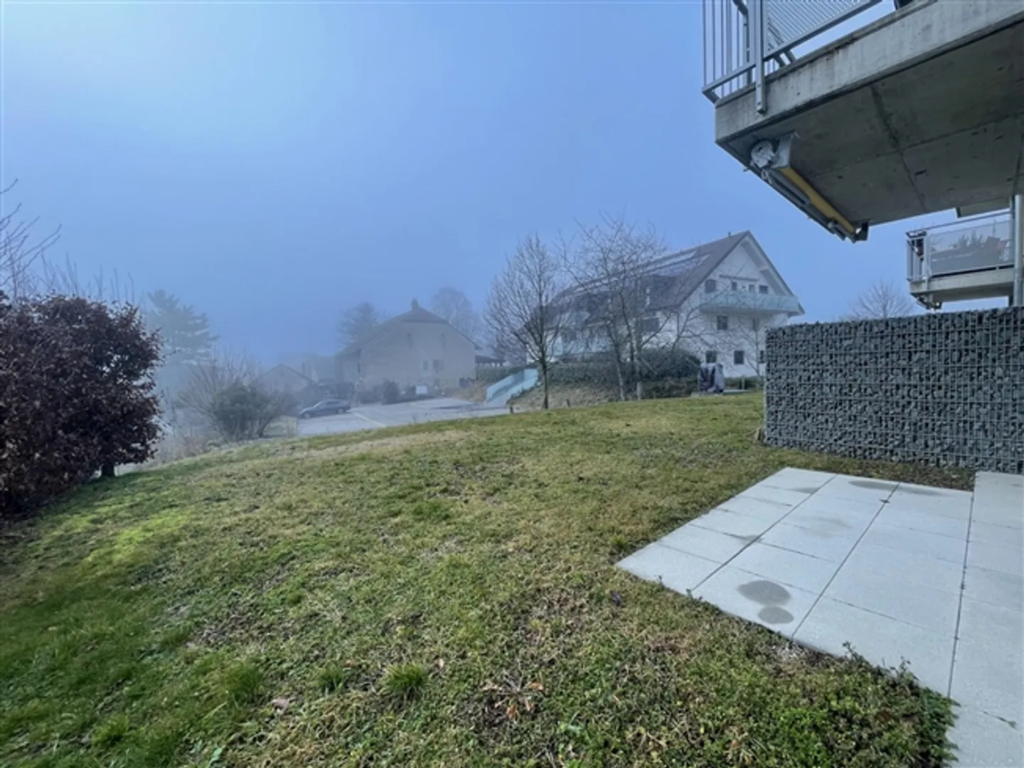 Ampio appartamento di 3,5 stanze con terrazza - Foto 8 di 8