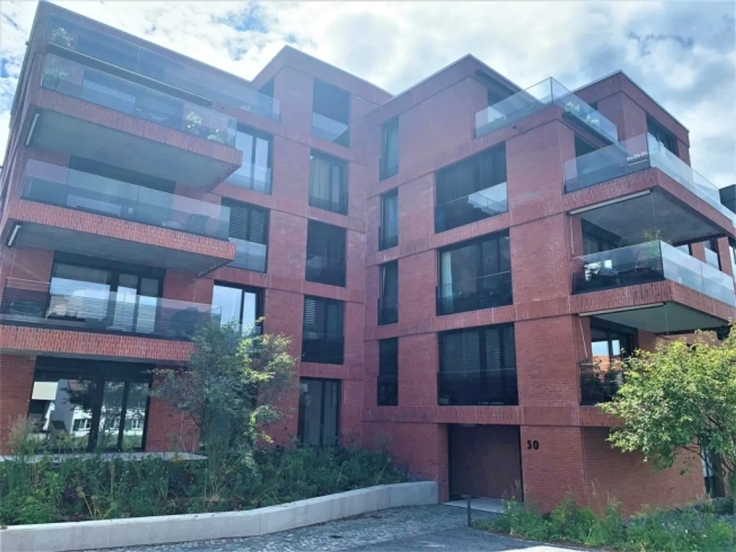 Appartement Attique Moderne à Louer à Wädenswil - Photo 1 sur 5