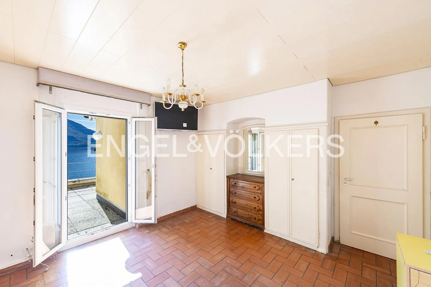 Casa con potenziale e parcella privata sul lago (34) - Foto 8 di 11